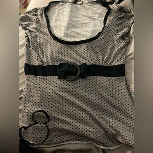 Short sleeve top size large